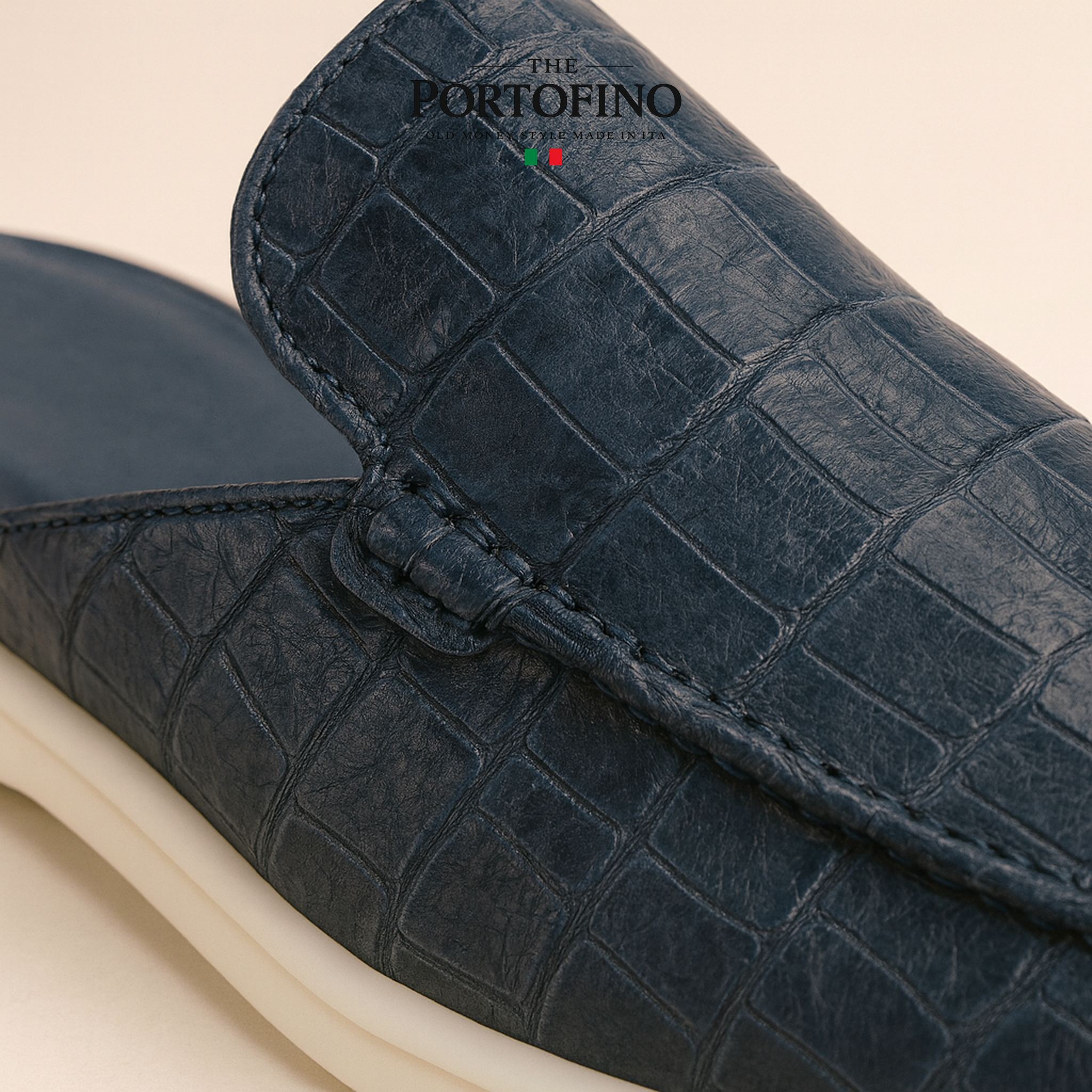 Midnight Croco Mule, leather close-up
